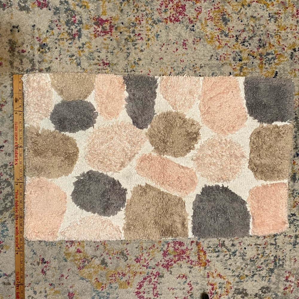 2 Pebble Rock Rugs